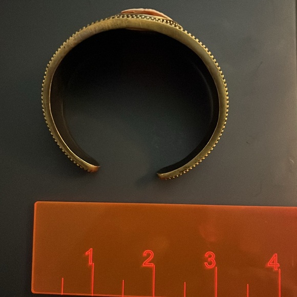 Amedeo cameo cuff bracelet - Picture 5 of 10